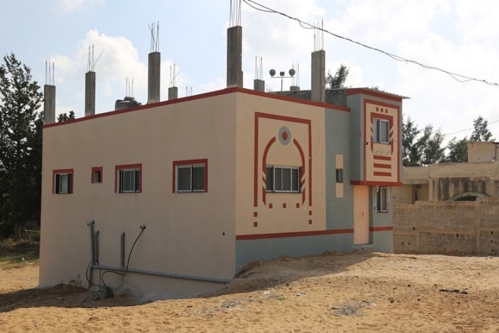 مشروع بناء بيوت الفقراء